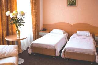 Мини-отель Вилла Бавария Сочи Стандартный двухместный номер с 2 отдельными кроватями-1
