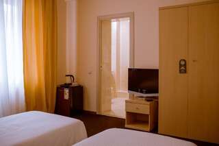 Мини-отель Вилла Бавария Сочи Стандартный двухместный номер с 2 отдельными кроватями-3